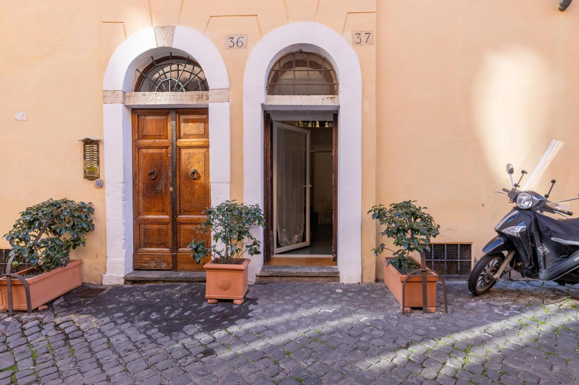 Apartment Eos Retreat In Trastevere With Pool Rome